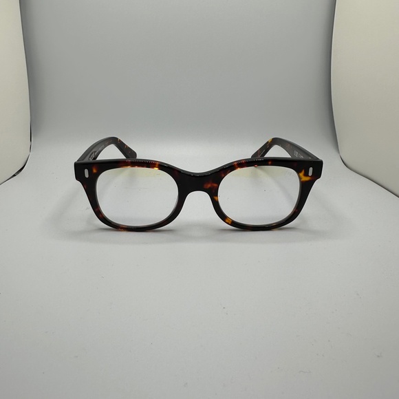 Elegant Tortoise Shell Women's Glasses - Picture 2 of 11